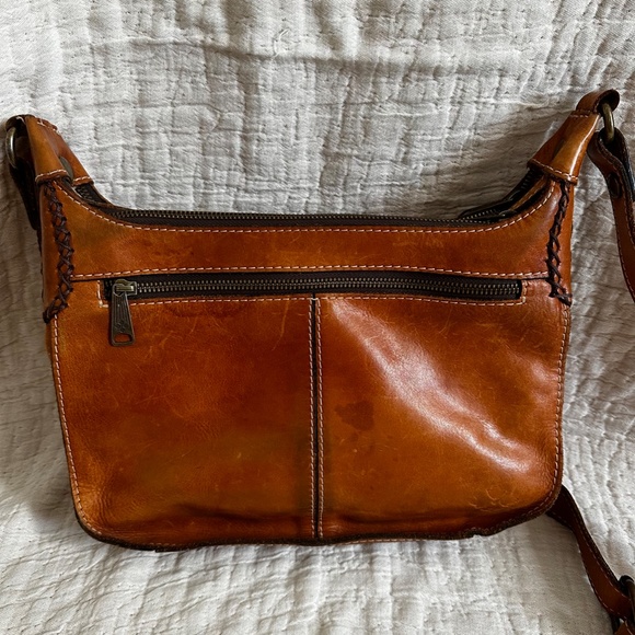 Patricia Nash Medium sized Saddle Bag with Matching Wallet - Picture 4 of 8